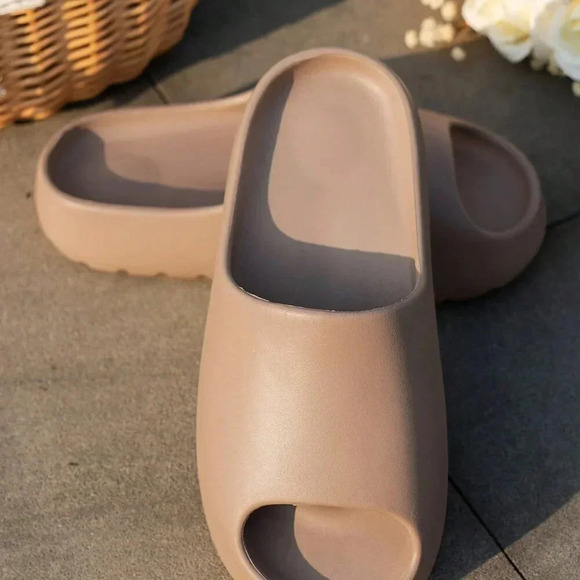 Brown Casual Women's Anti-Slip Slippers - Picture 4 of 7